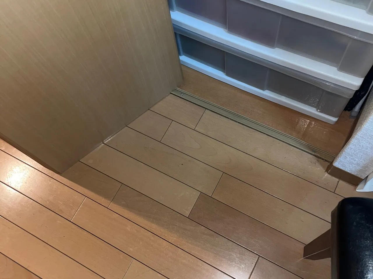 クローゼットの扉が外れた現場