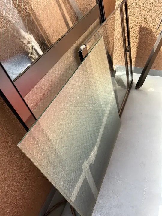 窓ガラスのひび割れ（大阪府茨木市）の施工後の写真1